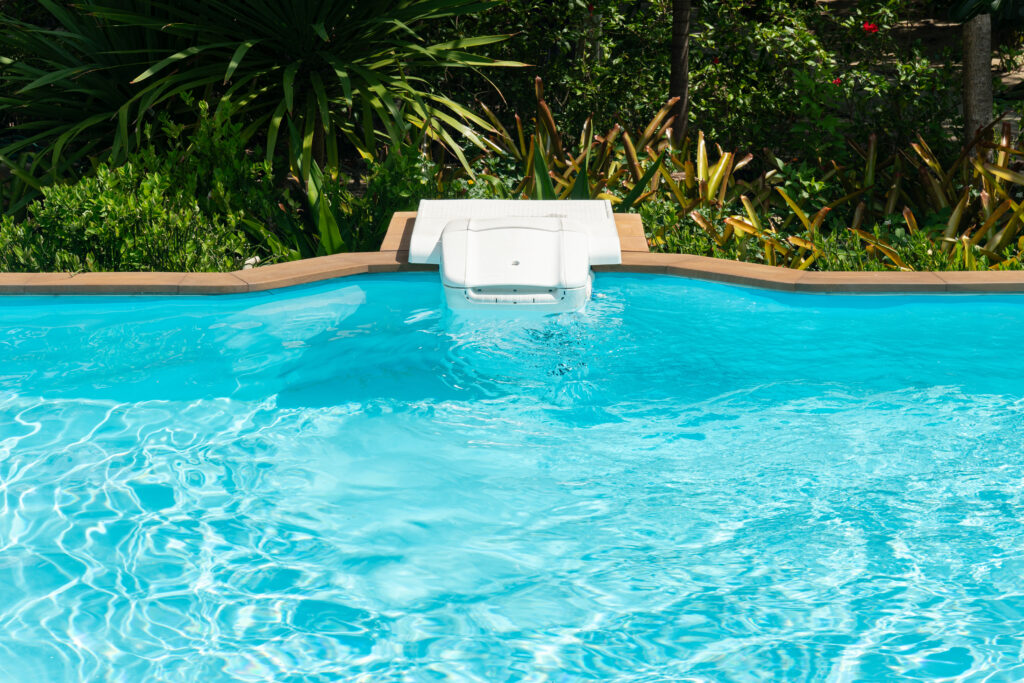 Un système de filtration de piscine.